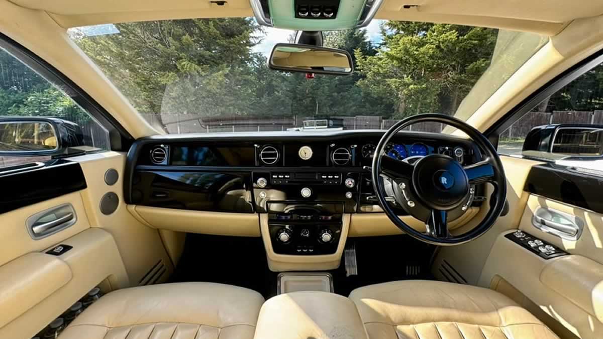 Rolls-Royce Pantom I interior dash