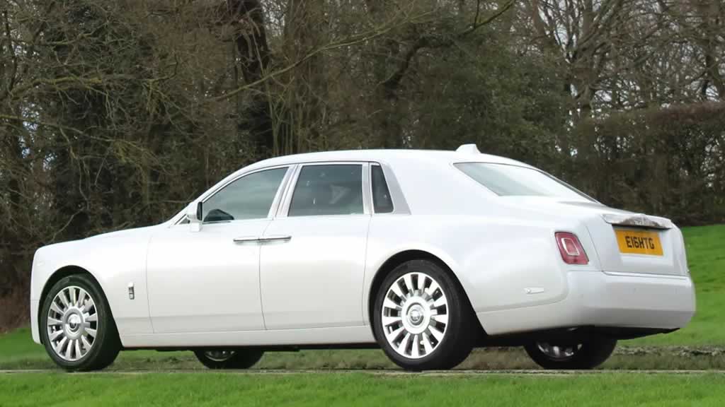 Rolls-Royce Phantom 8 exterior 3/4 rear