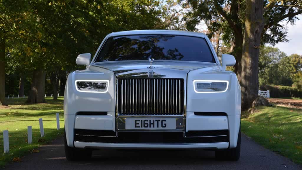 Rolls-Royce Phantom 8 front grill