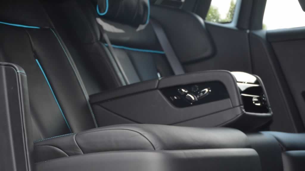 Rolls-Roycce Phantom 8 Interior rear cabin seating
