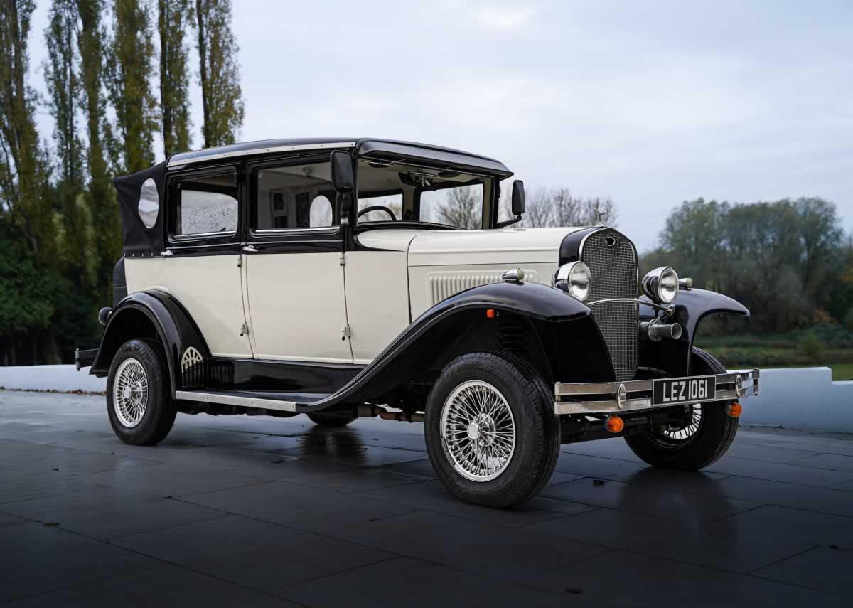 Badsworth Landaulette exterior 3/4 side view