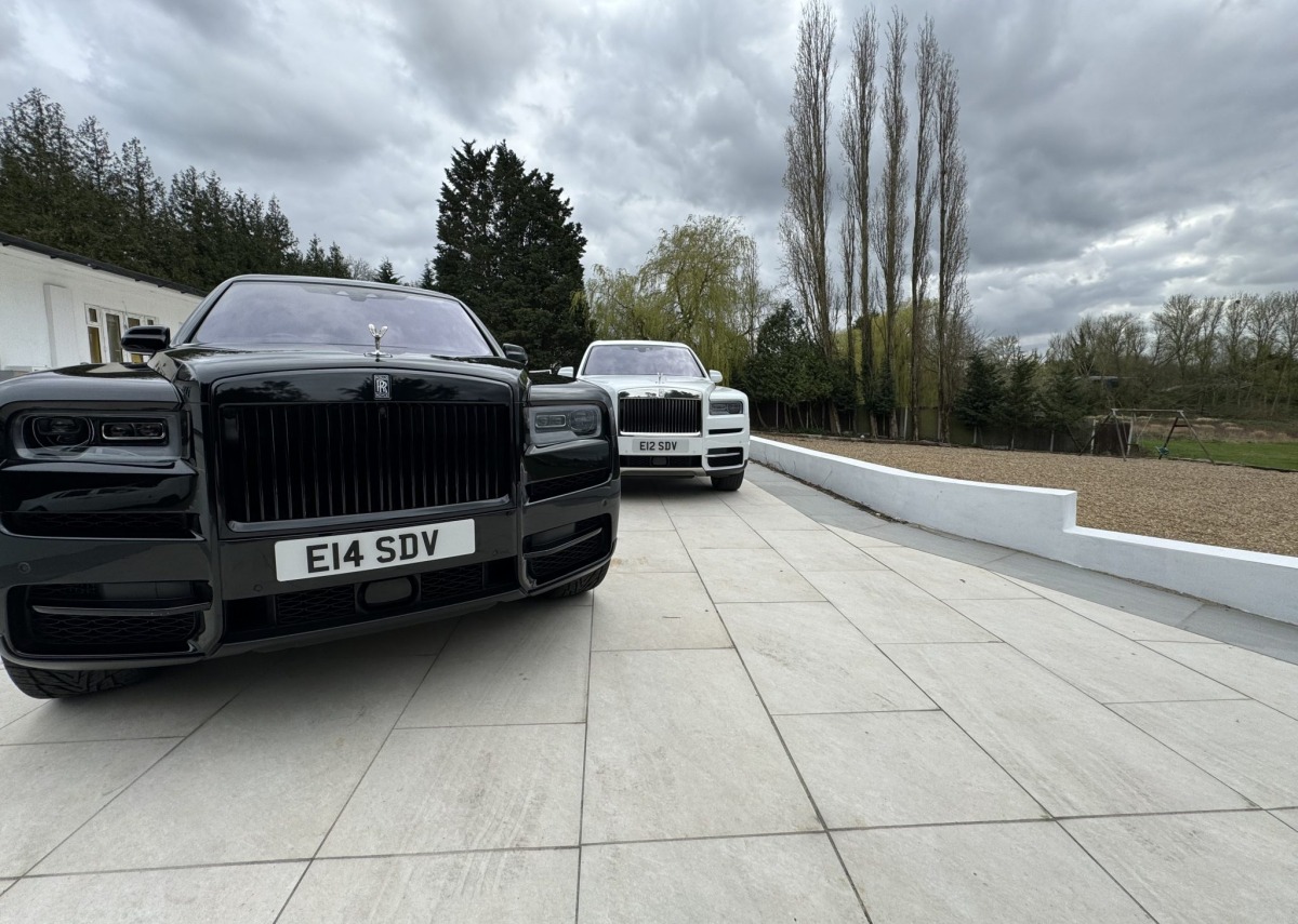 Rolls-Royce Cullinan white and black