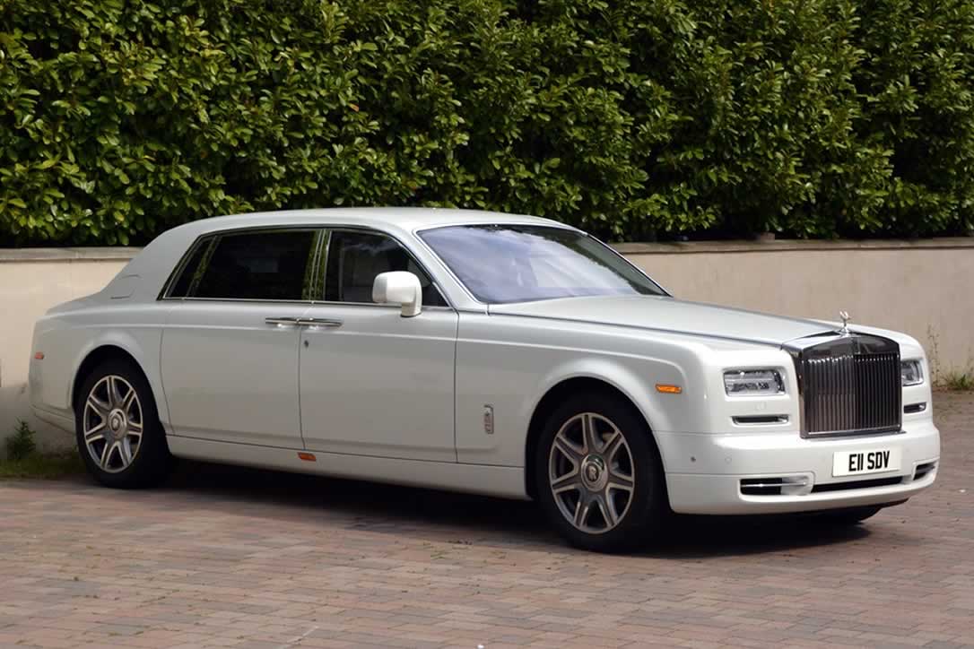 Rolls-Royce Phantom VII Series II threequarter side view