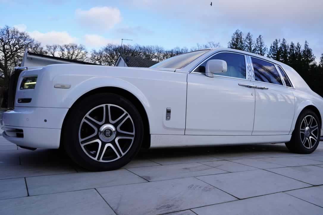 Rolls-Royce Phantom VII Series II exterior 3/4 passenger side view