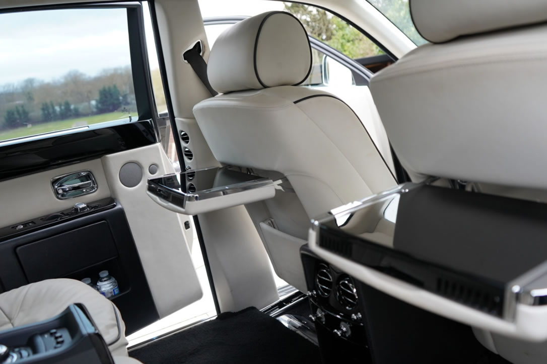 Rolls-Roycce Phantom VII Series II Interior rear cabin drop-dowm tables in front seats