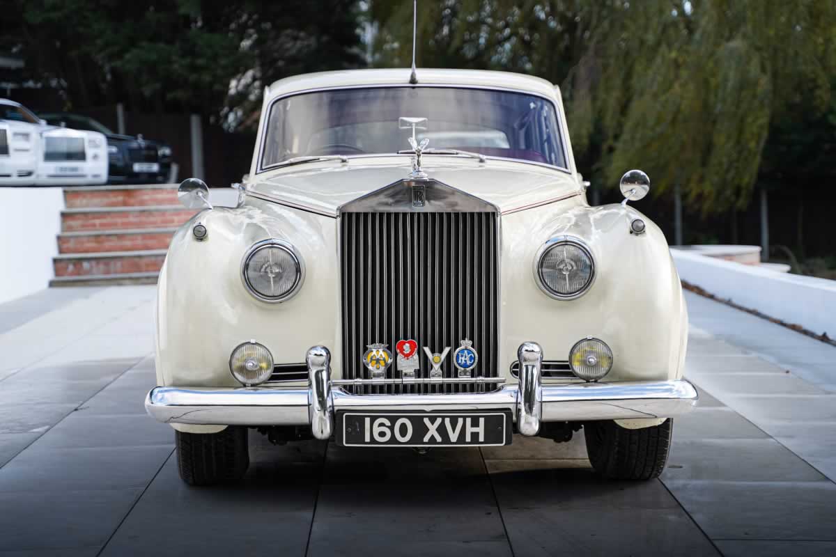 Rolls-Royce Silver Cloud exterior front
