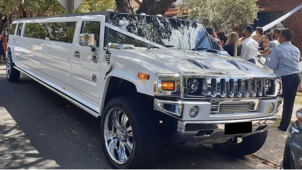 hummer wedding limo with ribbons