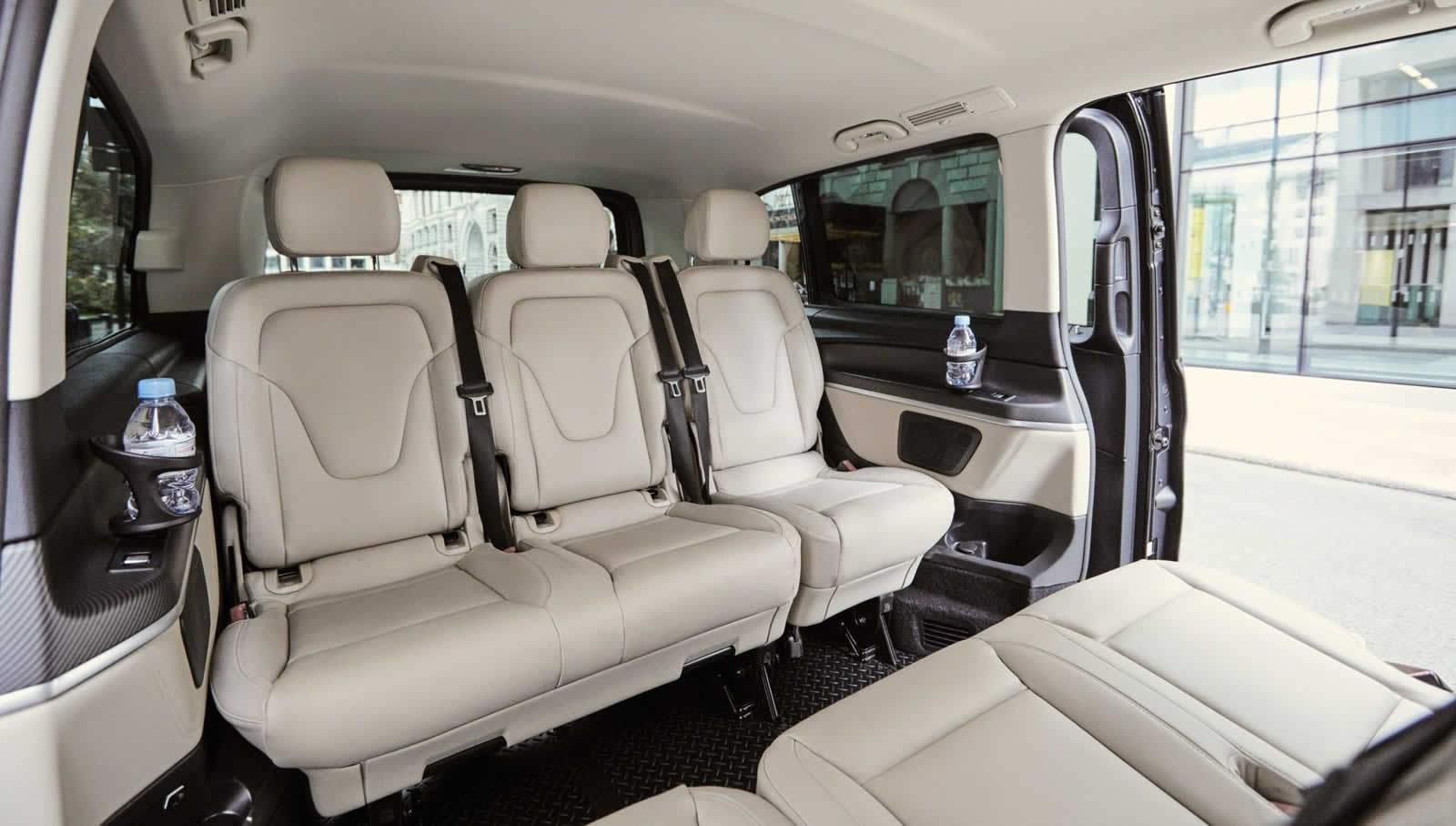 Viano cream 7-seater interior